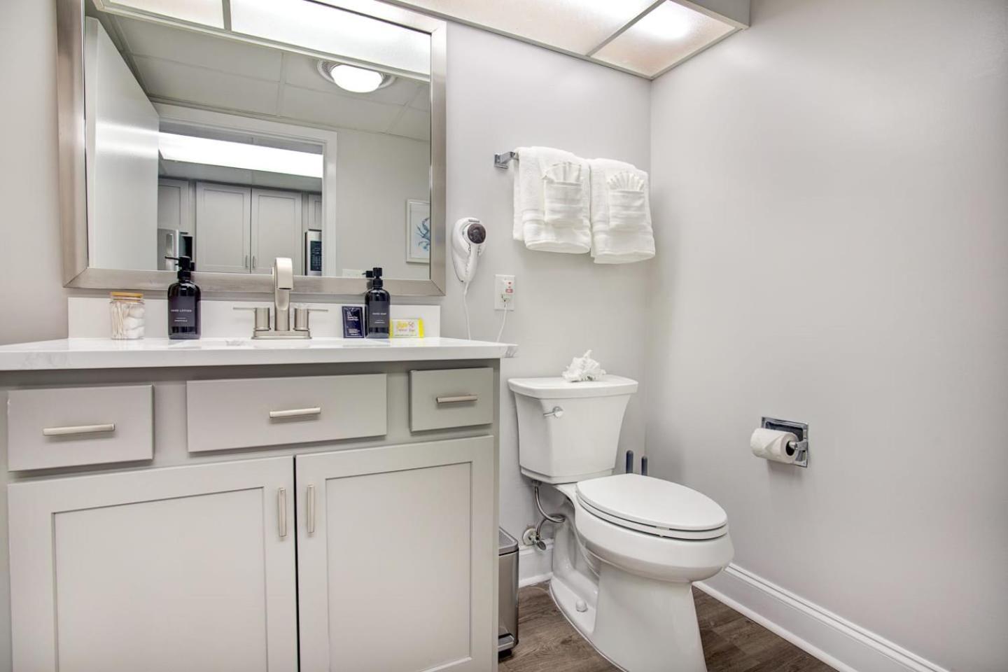 Oceanfront Escape Renovated Suite At Camelot Myrtle Beach Extérieur photo